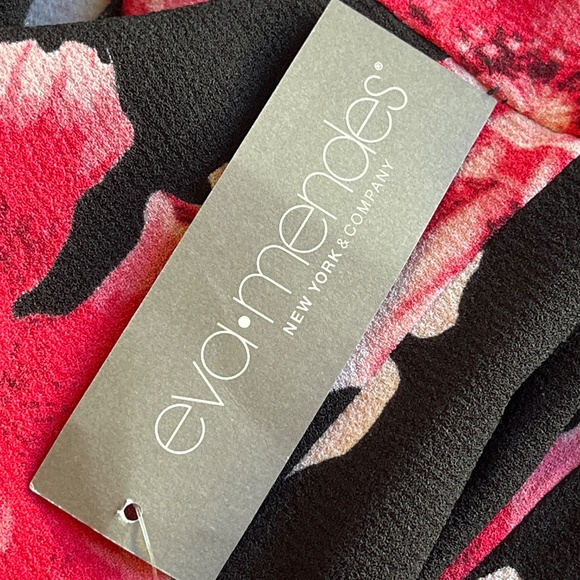 NWT Eva Mendes Collection On or Off Shoulder Maxi Gown Red Black Floral Size 4 - Picture 2 of 10